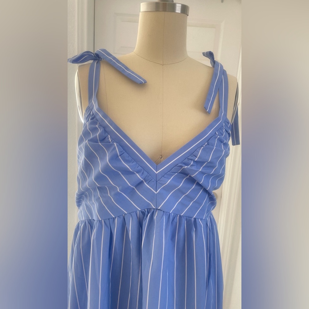 🆕 EXPRESS Blue Striped Maxi Dress - Picture 6 of 13